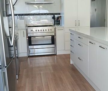 Sunny Flat Frankton Family Home - Photo 6