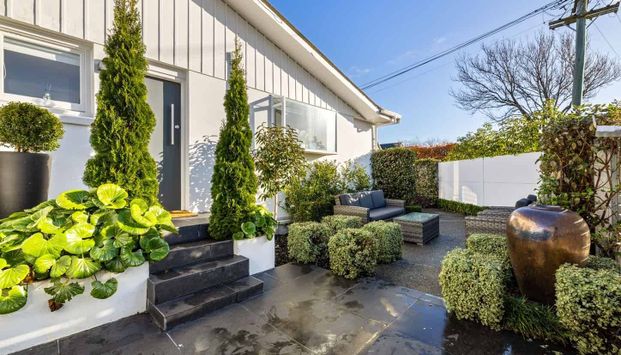 Spacious & Fully Furnished Living - Photo 1