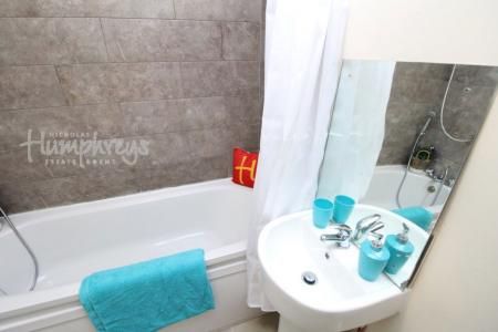 Bodmin Grove, B7 - 8-8 Viewings - Photo 2