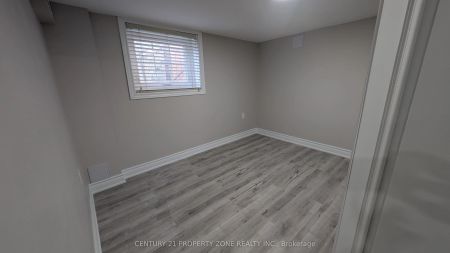 93 Nelson Street W #LOWER - Photo 5