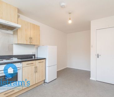 References Pending - 2 bed Apartment - Photo 5