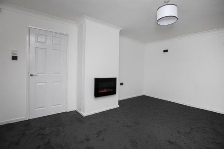 2 bedroom semi-detached house to rent - Photo 4