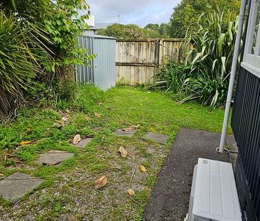 Charming Titirangi 1BR Unit w/ Garden - Photo 2