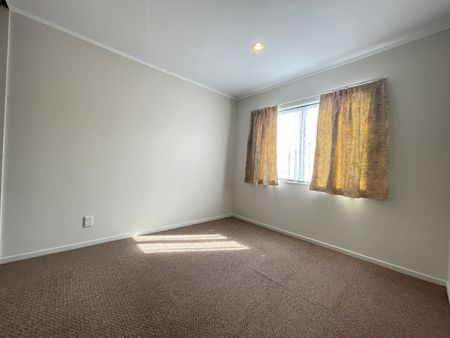 Affordable modern townhouse in top location! - Photo 2