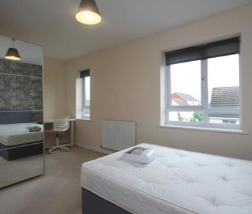 *** STUDENT HOUSE ** £775pppm BILLS INCLUDED** A fantastic 5 bedroo... - Photo 3