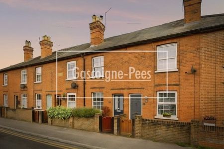 Mead Cottages, Godalming - Photo 2