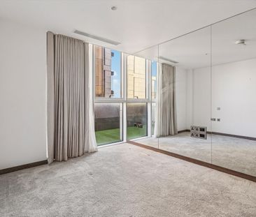 Light-filled 16th floor apartment in a vibrant, waterside Central London location for rent. - Photo 1