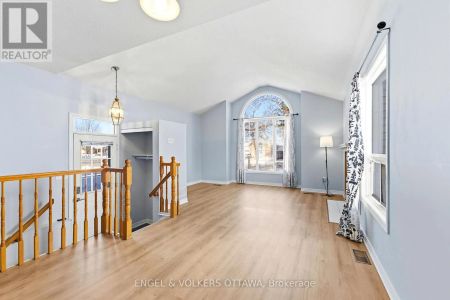 18 STEEPLE CHASE DRIVE - Photo 3