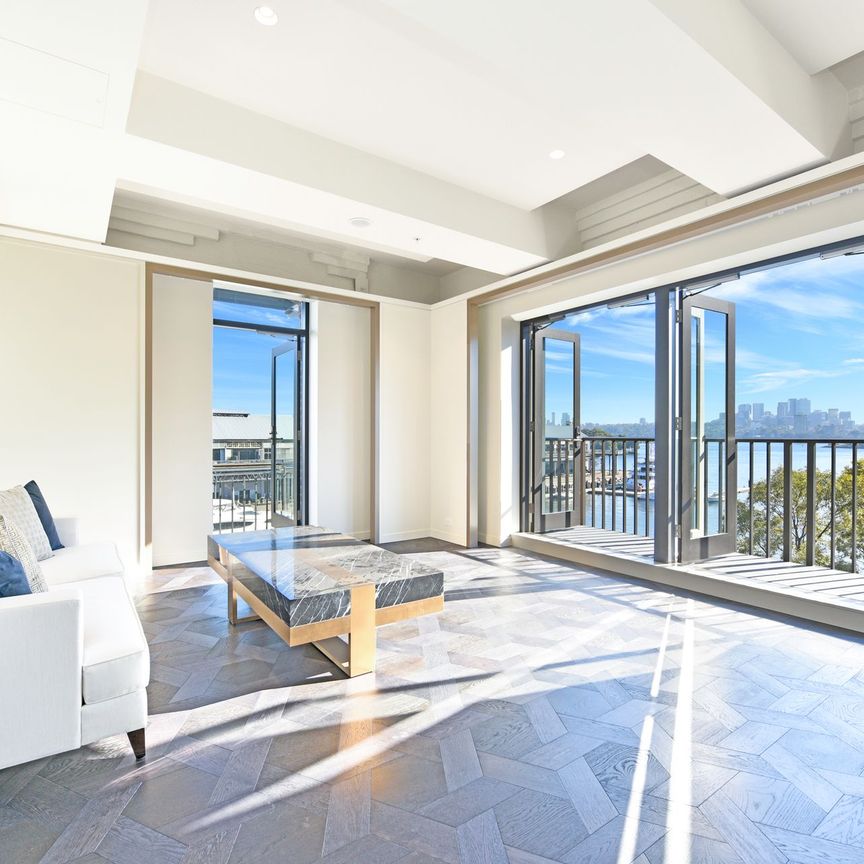 Harbour View Luxury: Exquisite Residence at Revy with North-Facing Aspect - Photo 1