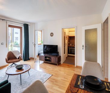 Newly furnished 1.5-room apartment near Perlach station - Foto 1