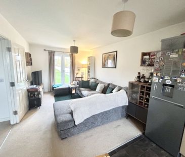 Conduct Gardens, Eastleigh - Photo 2