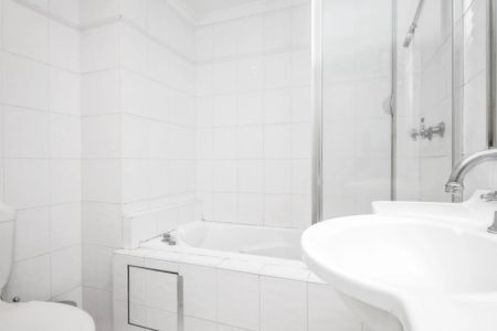 Lifestyle Meets Convenience - Photo 2