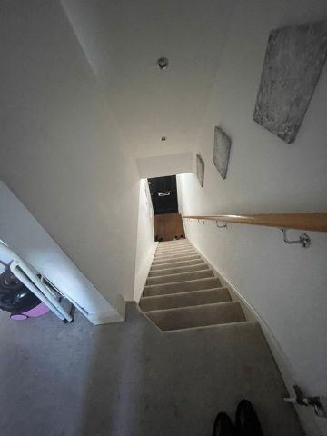 2 Bed Maisonette, Lower Addiscombe Road, CR0 - Photo 4
