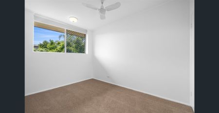 Stylish Updated 2-Bedroom Apartment in the Heart of Coorparoo! - Photo 4