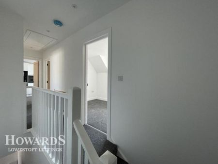 3 bedroom maisonette to rent - Photo 2