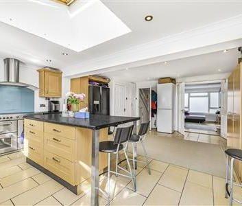 Nightingale Road, CR2 - Photo 1