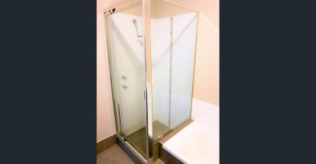 GREAT HOME IN CENTRAL LOCATION - Photo 4