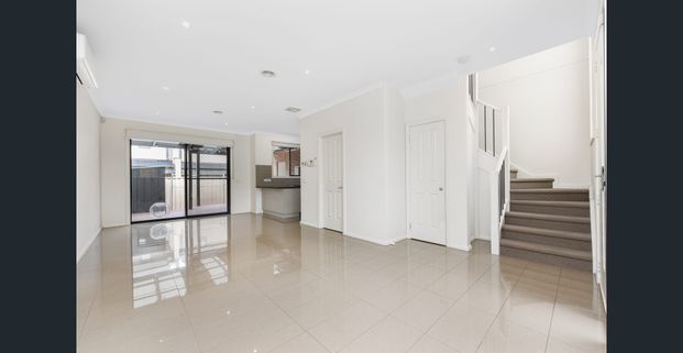 Immaculate Renovated 3-Bedroom Home in Springvale South - Photo 1