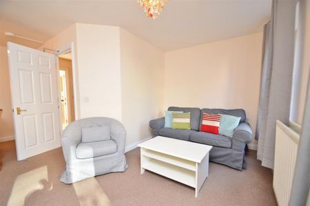 3 bedroom semi-detached house to rent - Photo 2