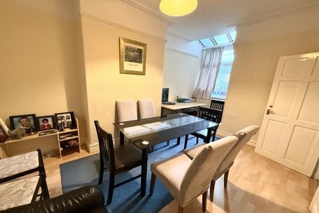 3 Bedroom Terraced To Let - Photo 2