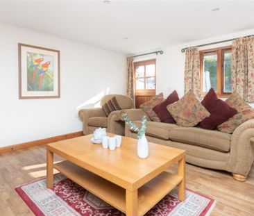 2 bedroom barn conversion to rent - Photo 2