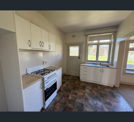 9 Bowen Avenue, Trevallyn, Tas 7250 - Photo 4