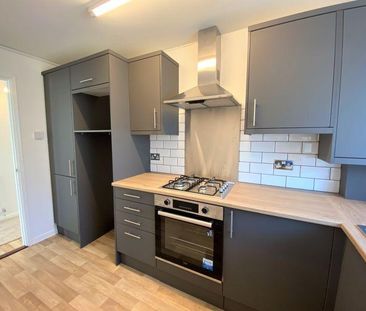 2 bedroom ground floor flat to rent - Photo 6