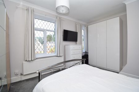 Holy Oake Terrace, Horbury - Photo 3