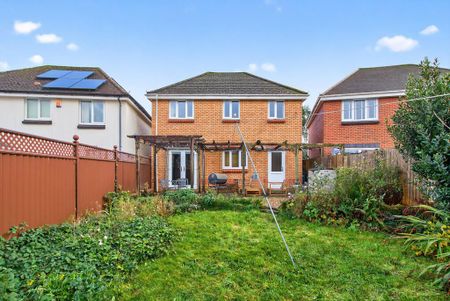 4 bedroom detached house to rent - Photo 3