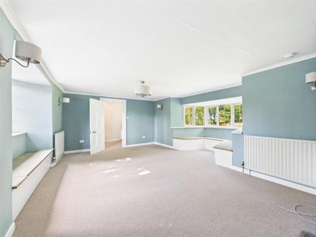 4 bedroom detached house to rent - Photo 2