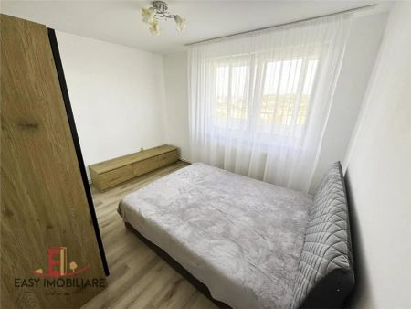 Apartament 2 camere, Dambu Pietros, luminos, proaspat zugravit - Photo 2