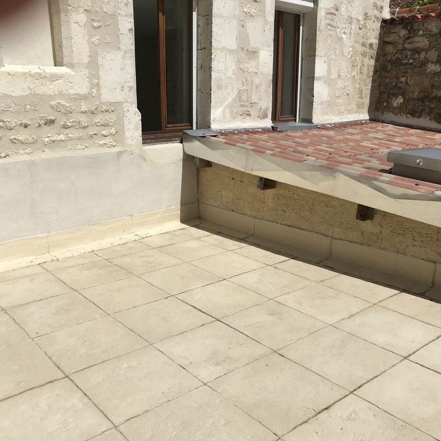 Location Appartement 2 pièces 42m² ANGOULEME 16000 - Photo 1