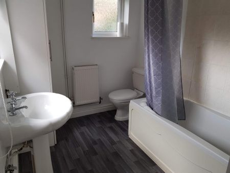 1 bedroom in a house share to rent - Photo 5