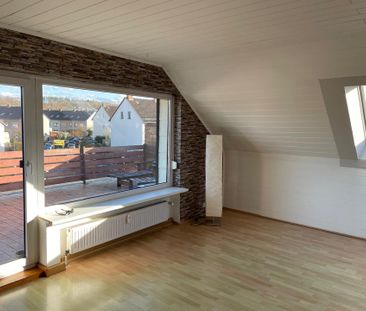 Helle 4,5-Zimmer Dachgeschosswohnung in Hameln mit Dachterrasse - Foto 1