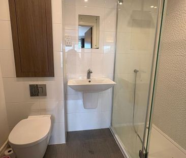 2 bedroom coach house to rent - Photo 6