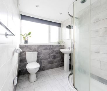 The Village Street, Burley, Leeds - Photo 1