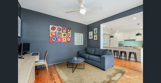 Three Bedroom House in Prime Location! - Photo 1