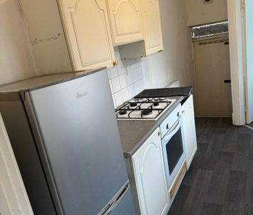 3 bedroom flat to rent - Photo 5