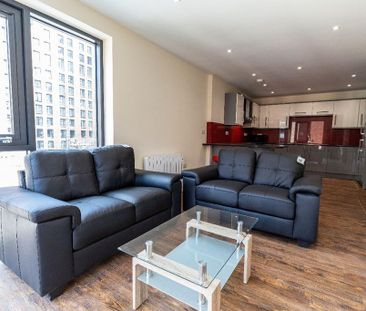 3 bedroom flat to rent - Photo 3