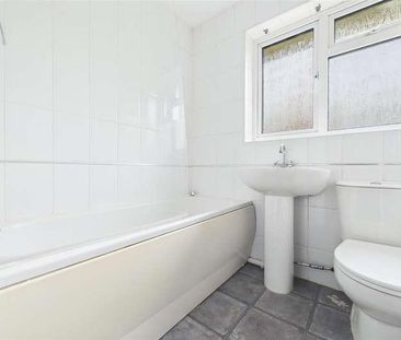 Antares Close, Wokingham, Berkshire, RG41 - Photo 2