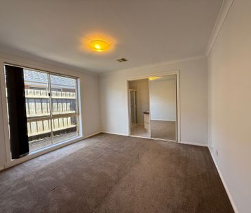 a stunning 4-bedroom family home - Photo 4