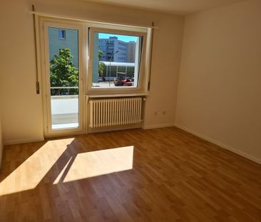 Attraktive 2.5-Zimmerwohnung im 1. OG zu vermieten - Photo 1