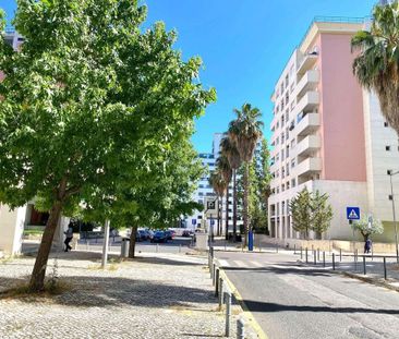 4 room luxury Apartment for rent in Lisbon, Portugal - Photo 6