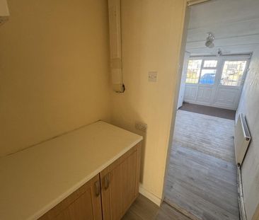 Spies Lane, Halesowen, West Midlands - Photo 4