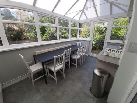 5 bedroom semi-detached house to rent - Photo 5