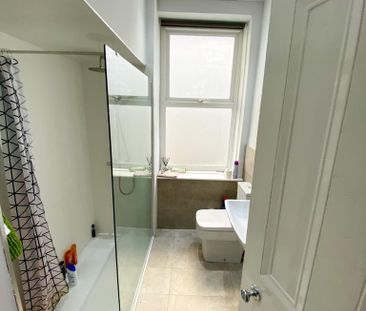 4 bedroom flat to rent - Photo 6