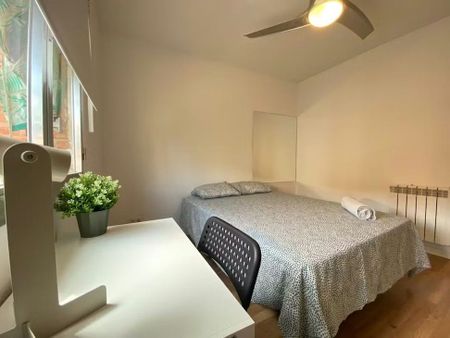 Calle de Almonacid, Madrid, Community of Madrid 28038 - Photo 2