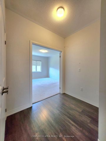 For Lease - 97 Schmeltzer Crescent, Richmond Hill, Ontario - Photo 3