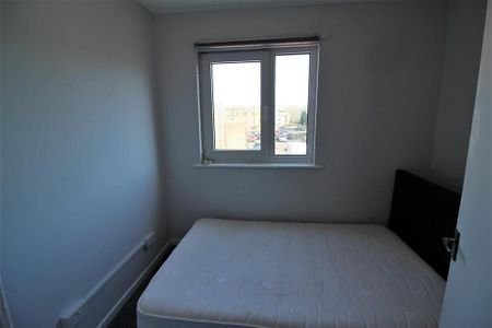 4 bedroom townhouse to rent - Photo 2