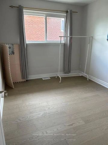 Detached Home For Lease | W9239330 - Photo 2